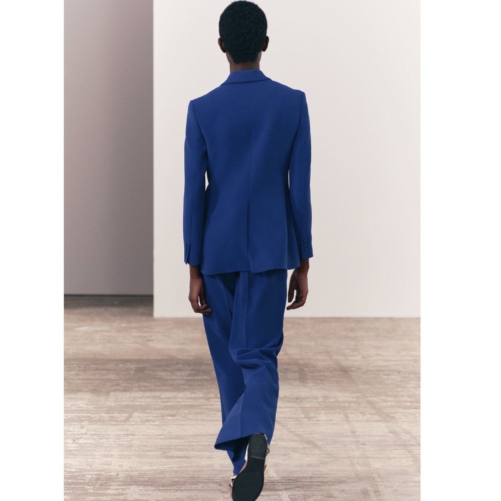 FITTED TUXEDO BLAZER COLLECTION 
SS24 BLUISH COLLECTION FLARED PANTS SET SMALL